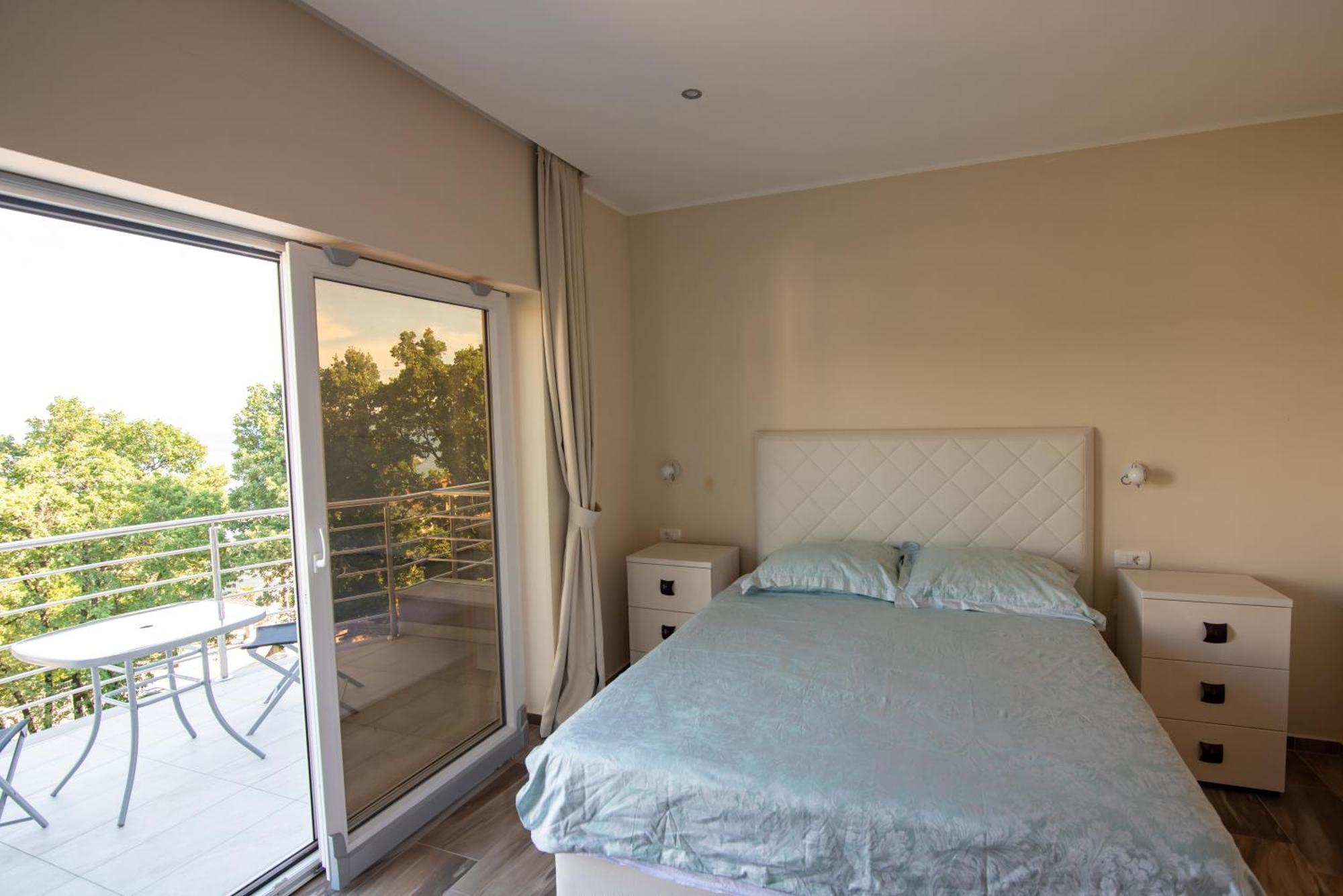 Guest House Manuela Opatija Bagian luar foto